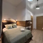 Amber Guest 2*
