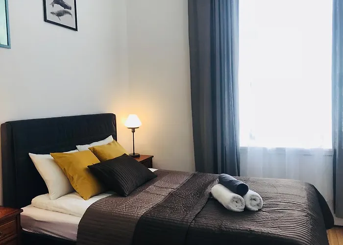 Amber Guest Hotel 2*