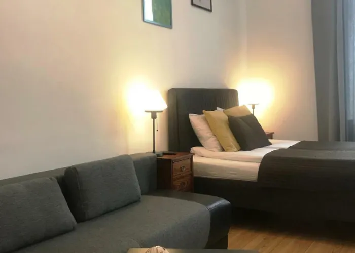 Amber Guest Hotel 2*